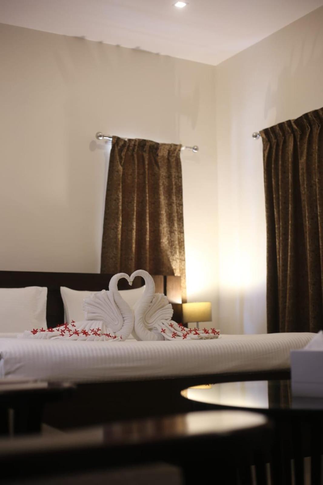 Aroma Ayur Heritage Mattanur Exterior foto