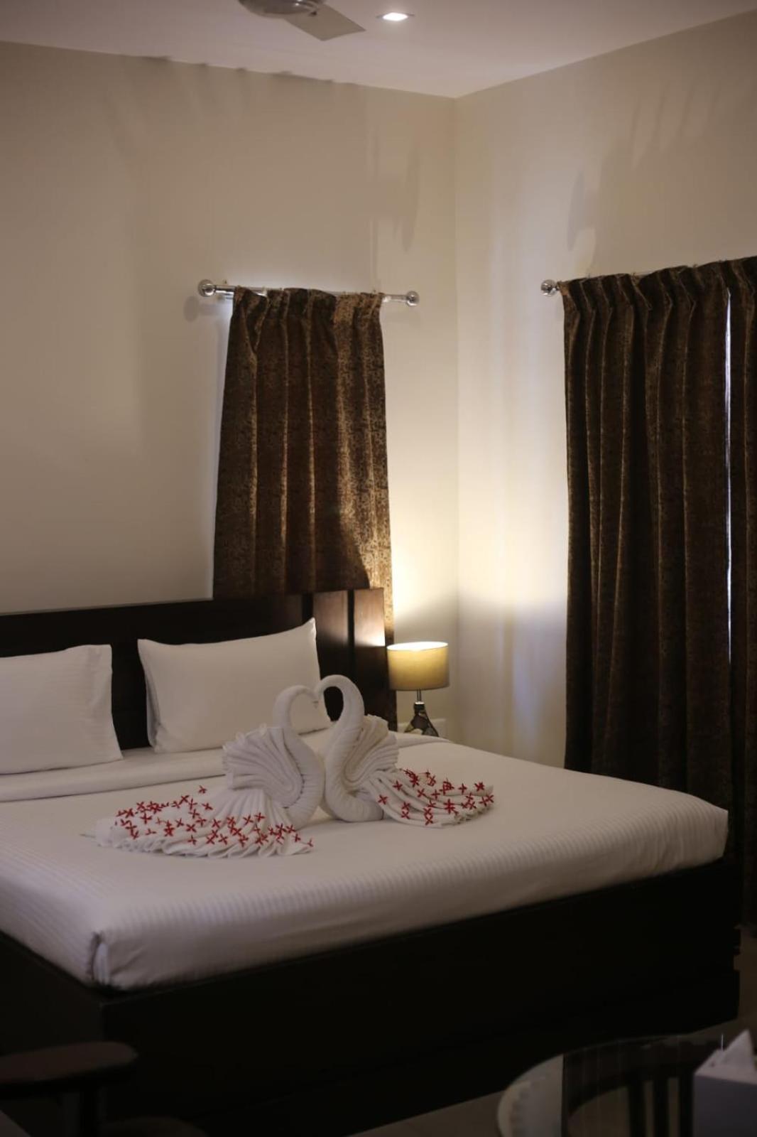 Aroma Ayur Heritage Mattanur Exterior foto